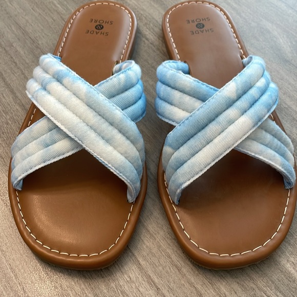 Shade & Shore Blue and White Tie Dye Clouds Slip On Fabric Sandals Flats New 7 - Picture 2 of 10